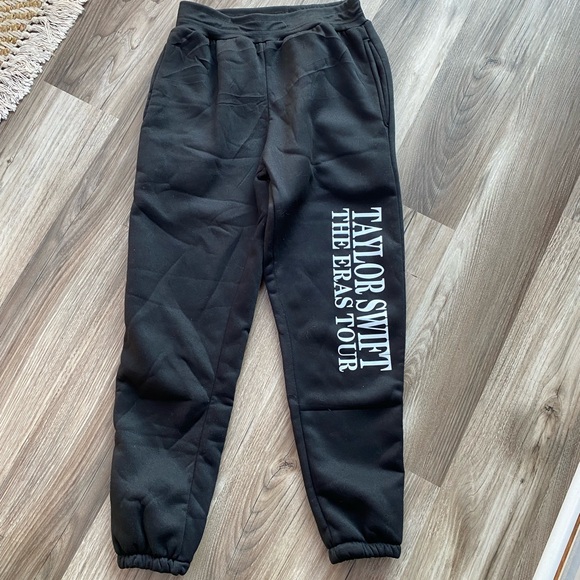 Taylor Swift Black Tour Sweatpants - Picture 1 of 6